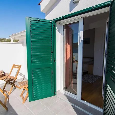 Vesa Ferienhaus *