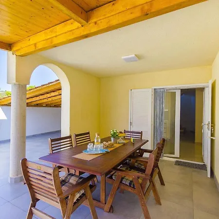Vesa Ferienhaus *